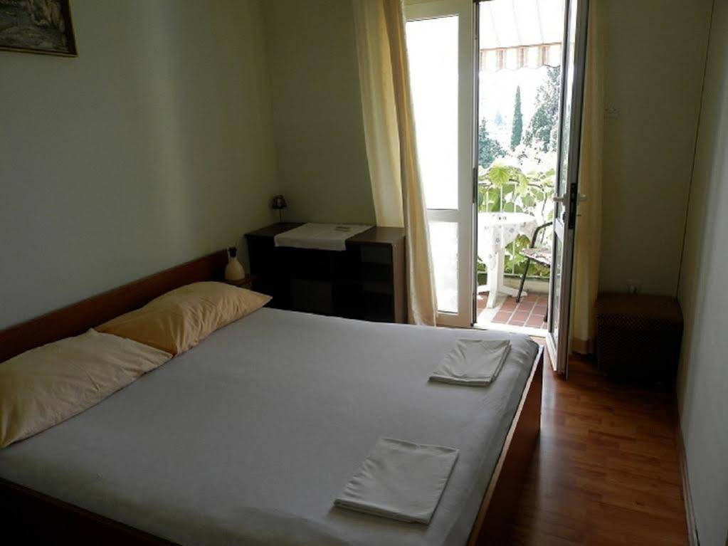 Guest House Bradas