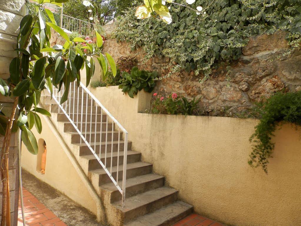 Guest House Bradas
