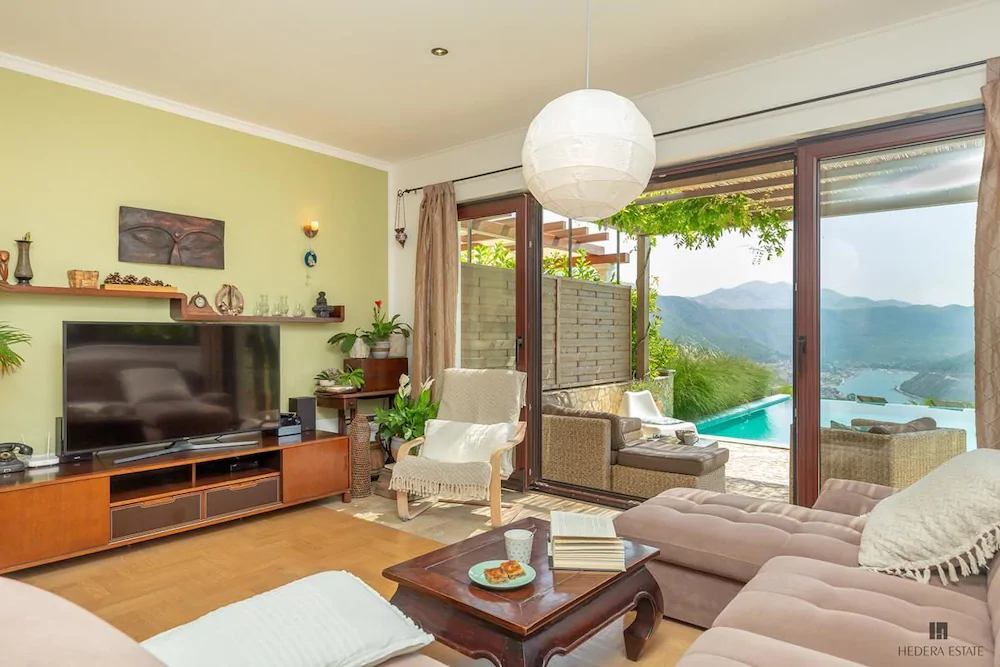 Hedera Estate House Hedera