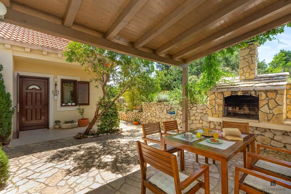 Hedera Estate House Hedera