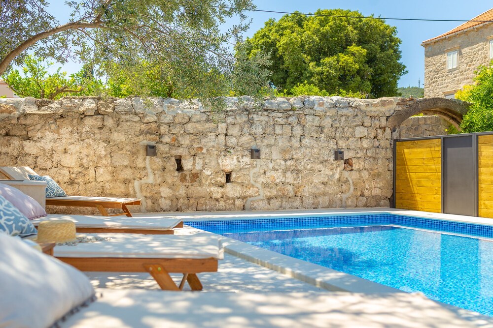 Hedera Estate, Villa Hedera IV