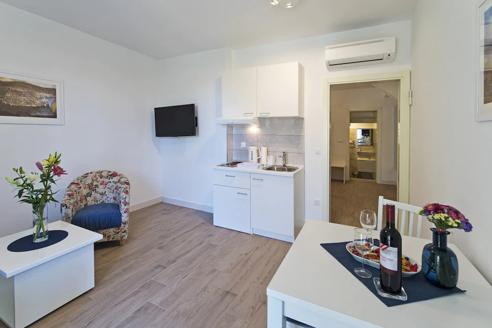 Ida Apartments