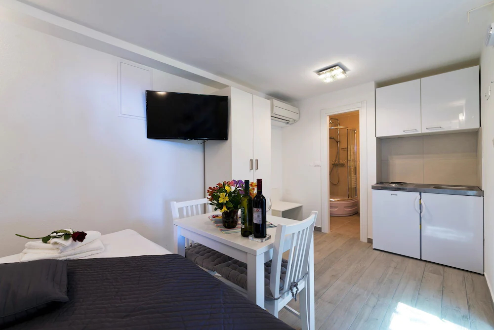 Ida Apartments