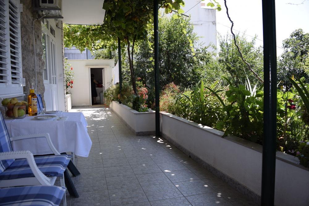 Jele Rooms