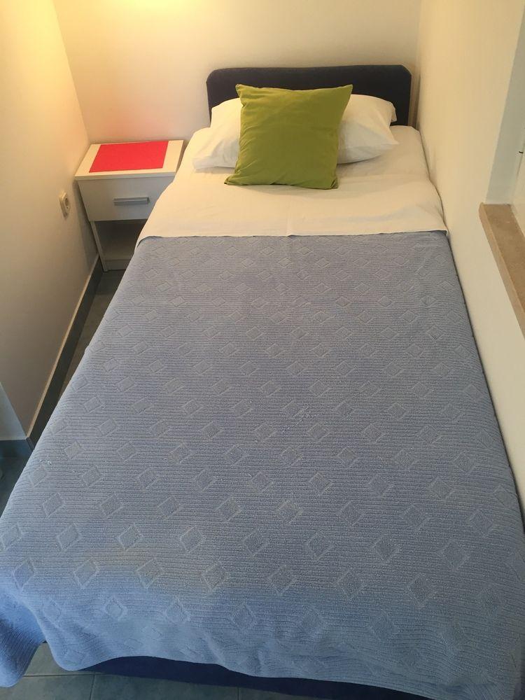 Jele Rooms