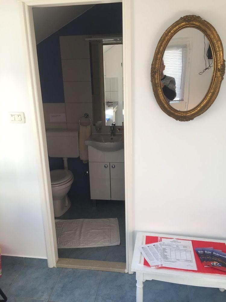 Jele Rooms