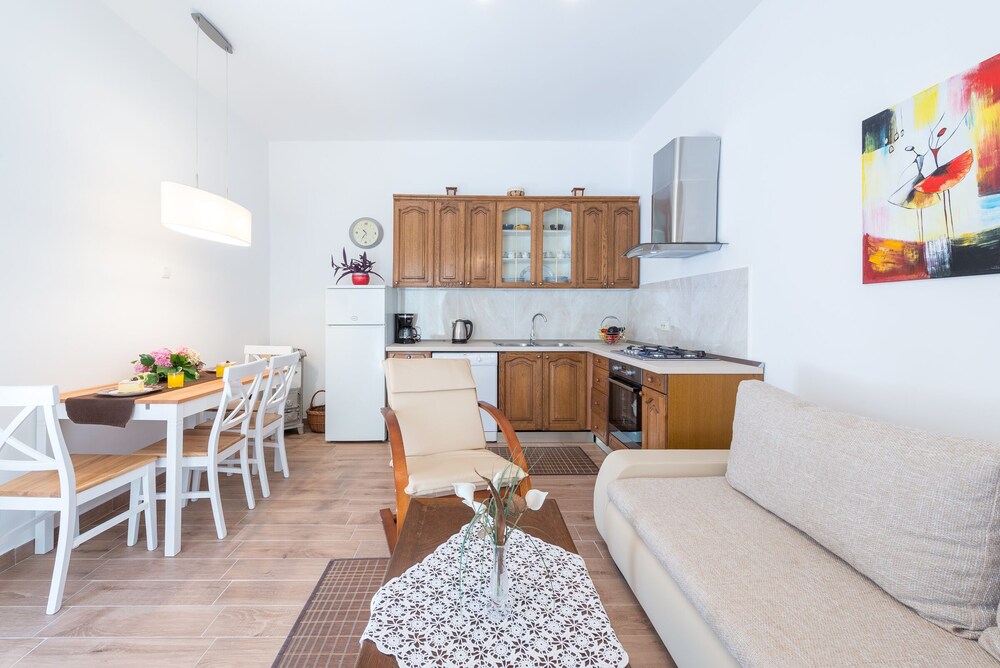 K&L Central Apartments