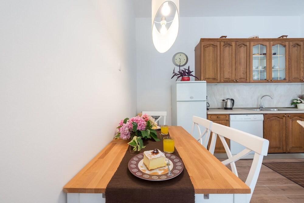 K&L Central Apartments