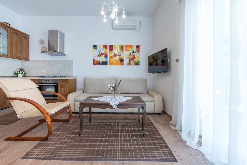 K&L Central Apartments