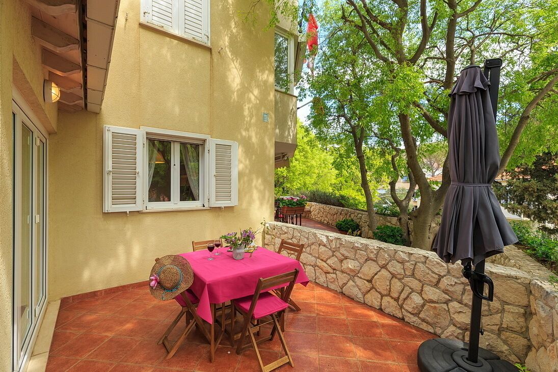 Leona & Borna's Central Lapad Suites