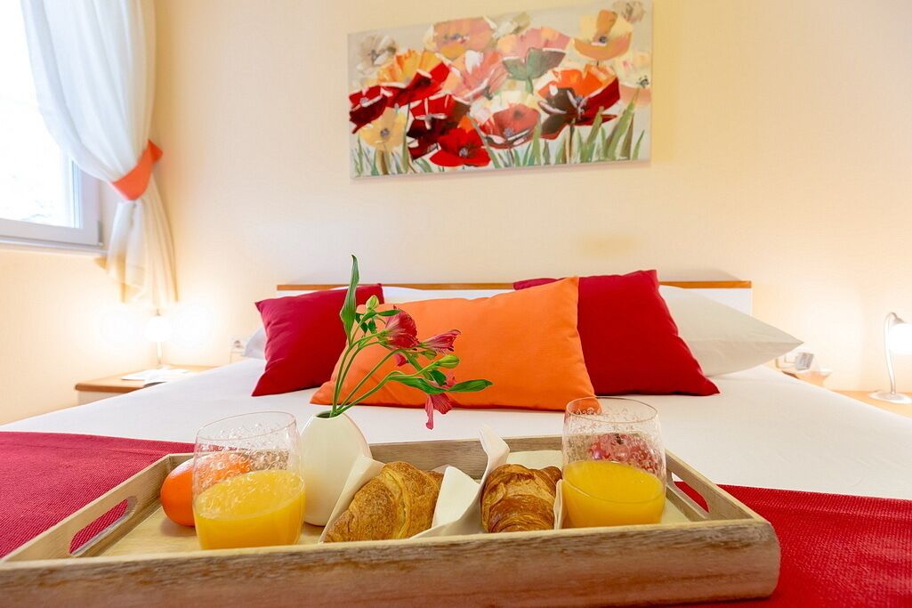 Leona & Borna's Central Lapad Suites