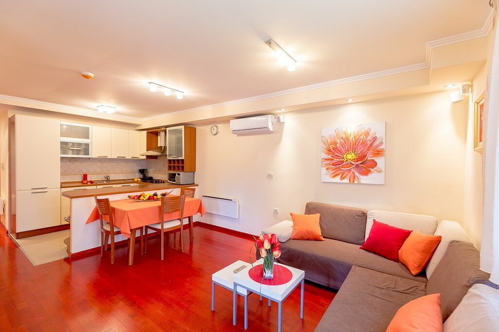 Leona & Borna's Central Lapad Suites