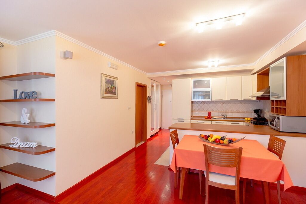 Leona & Borna's Central Lapad Suites