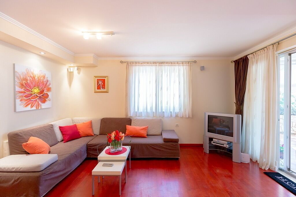 Leona & Borna's Central Lapad Suites
