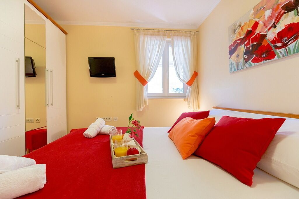 Leona & Borna's Central Lapad Suites