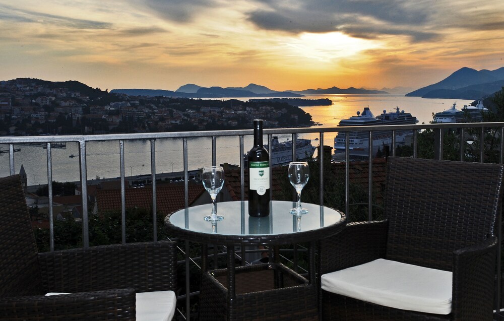 Nika Family Apartments