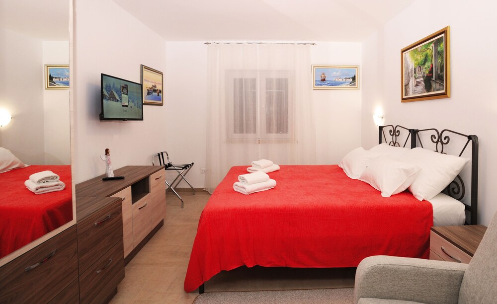 Nika Family Apartments
