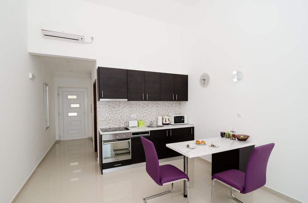 Ploce Apartmani-Luv