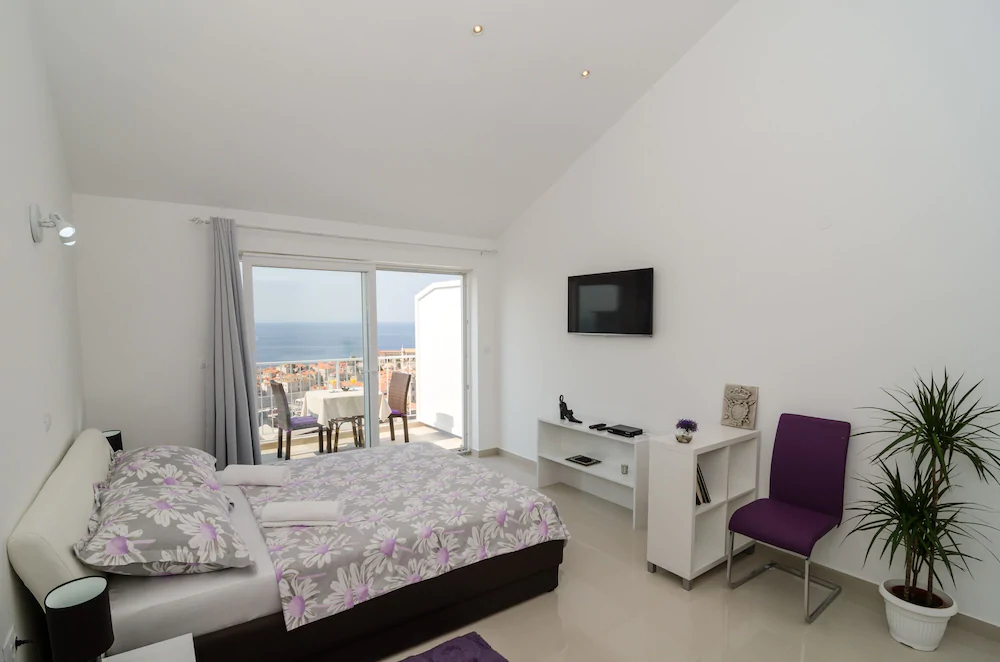 Ploce Apartmani-Luv
