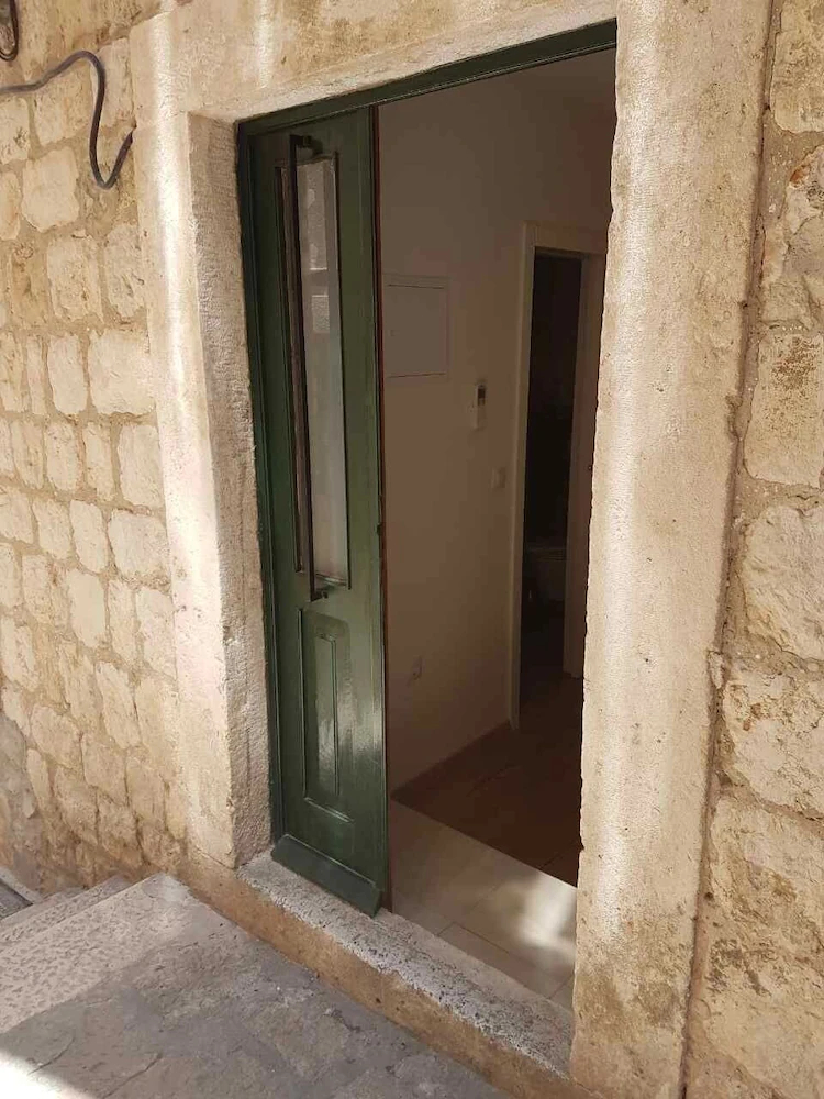 Rilati Old Town Palace