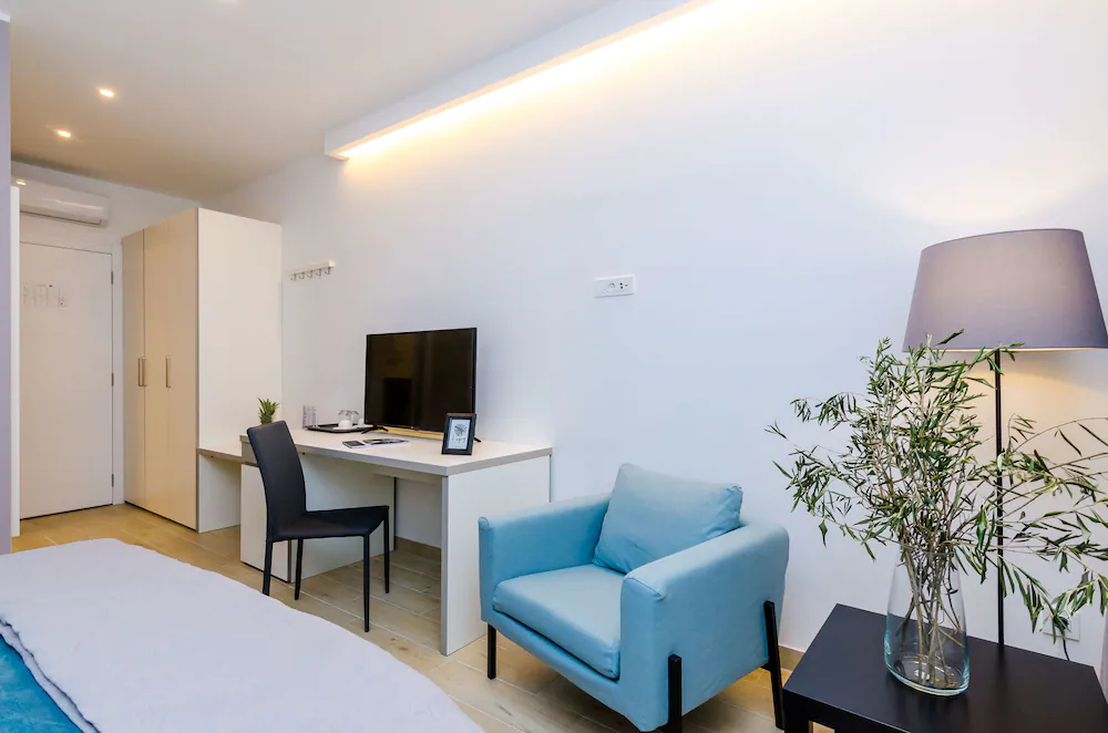 Rooms4U