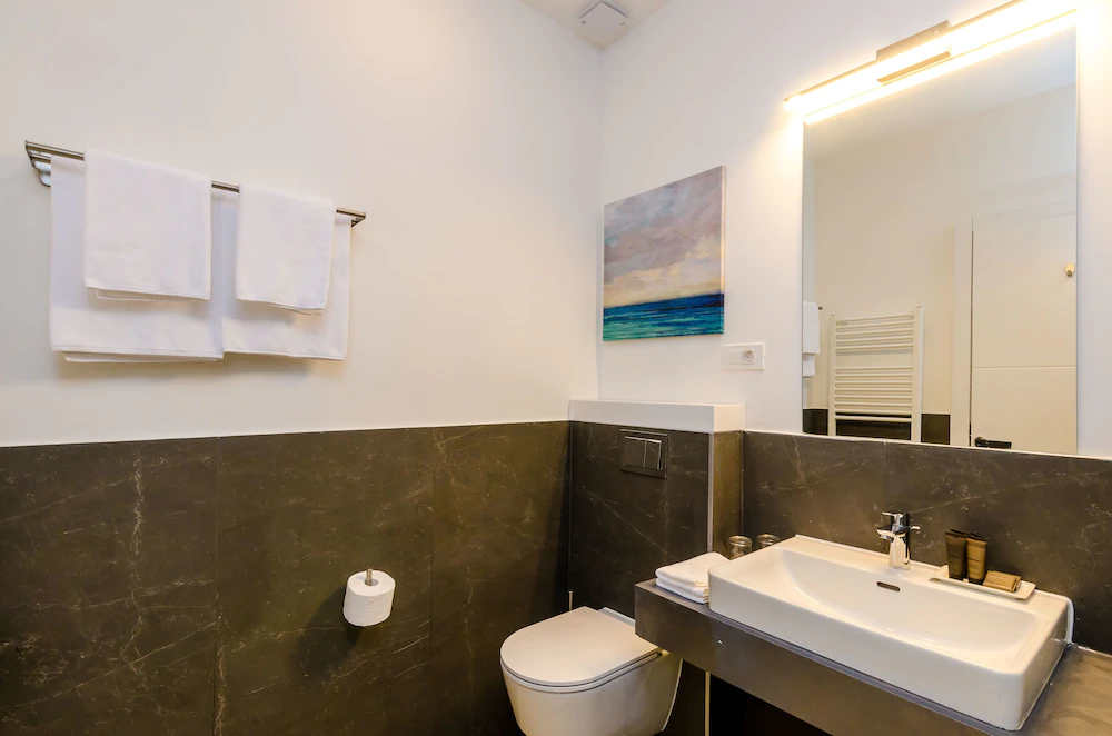 Rooms4U