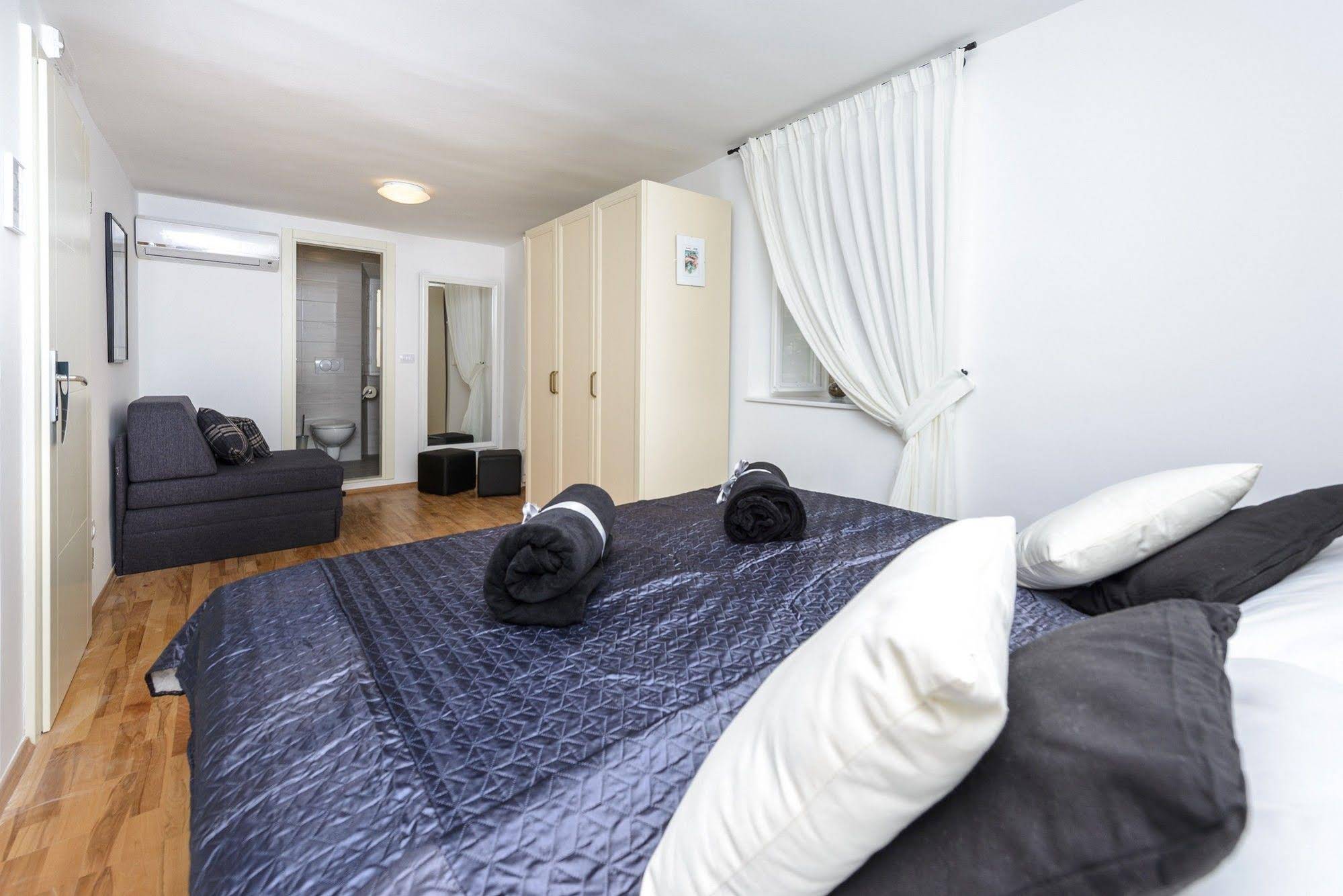 Rooms Andro