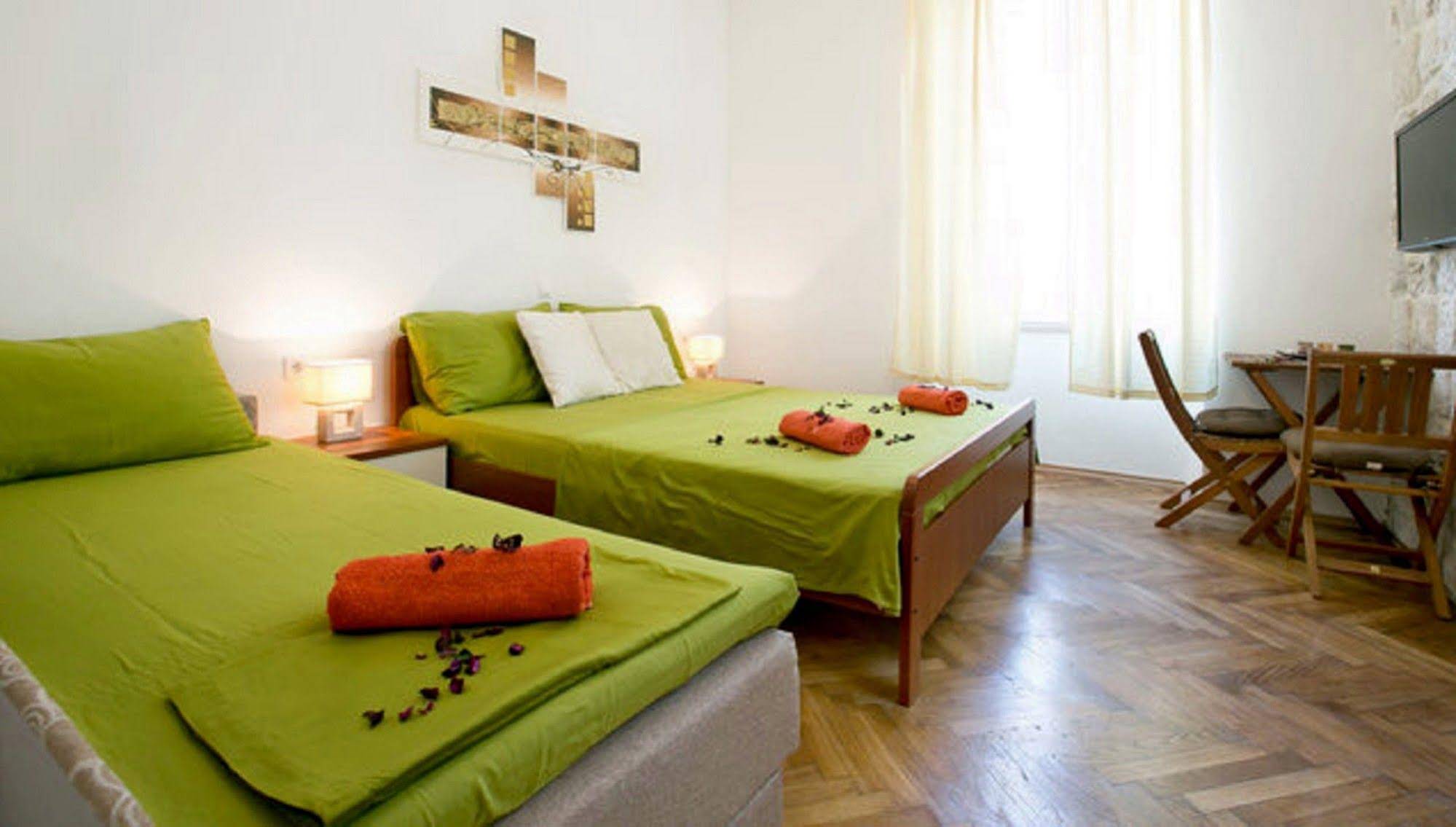 Rooms Eden Old Town