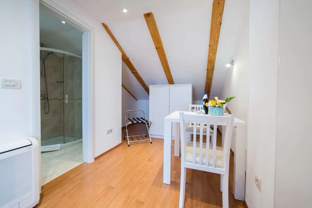 Rooms Raic