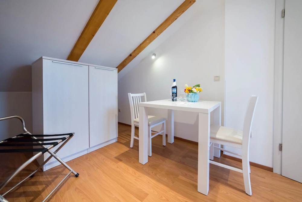 Rooms Raic