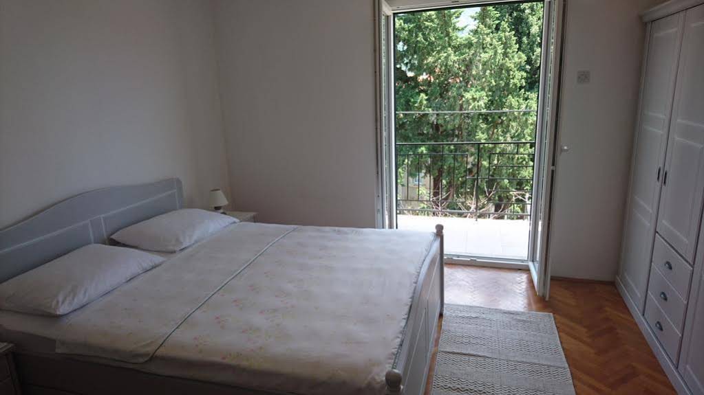 Rooms Sentic