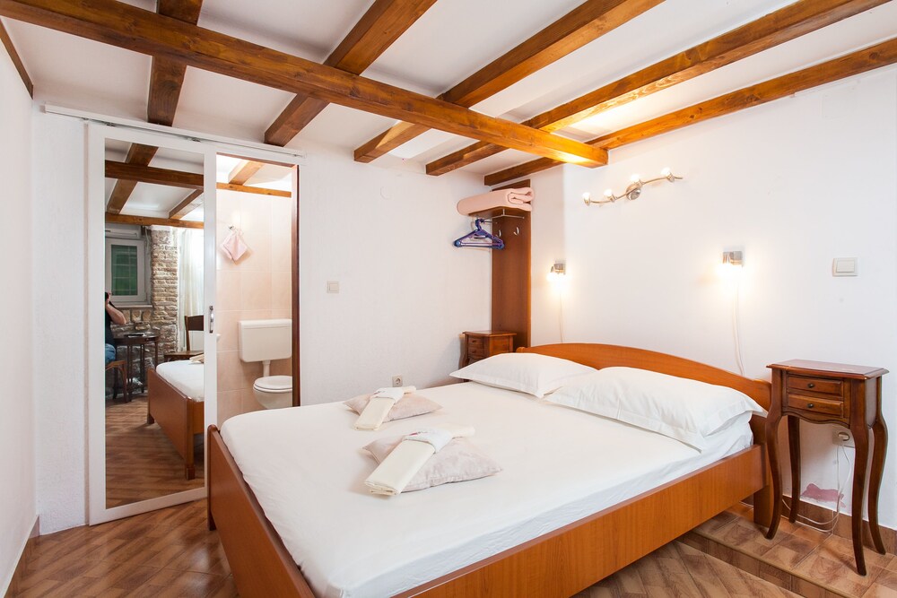 Rooms Vicelic Guest House