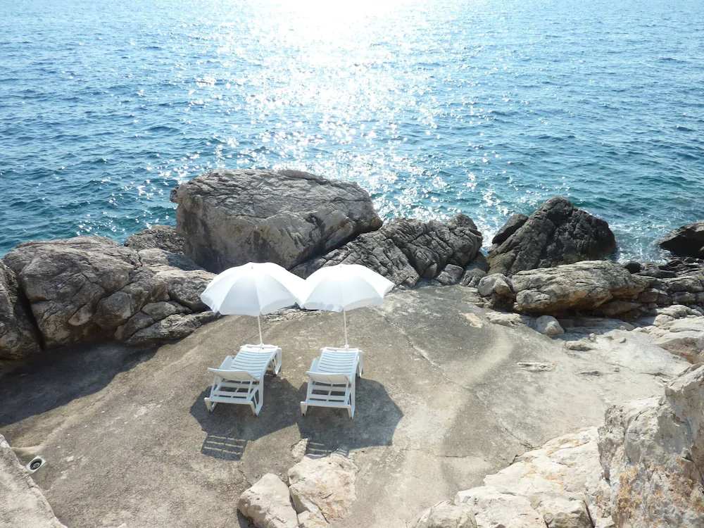 Sea & Stone Apartments