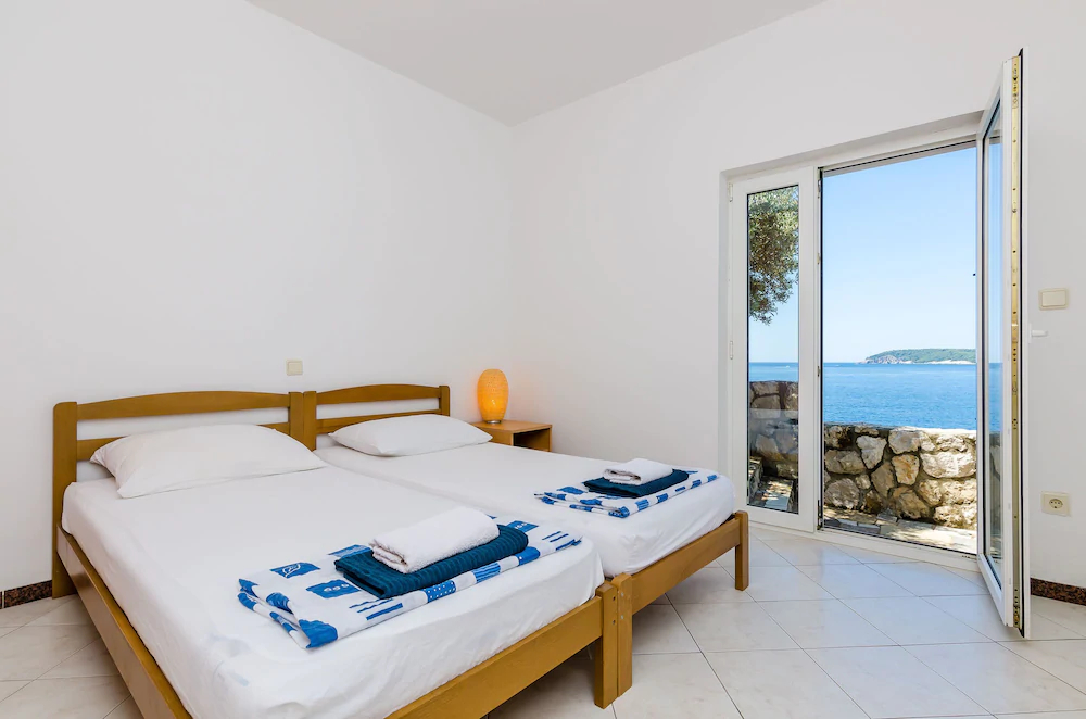 Sea & Stone Apartments
