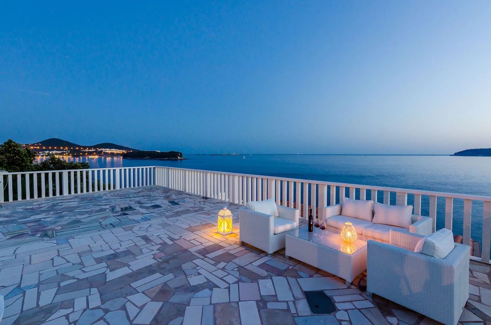 Sea & Stone Apartments