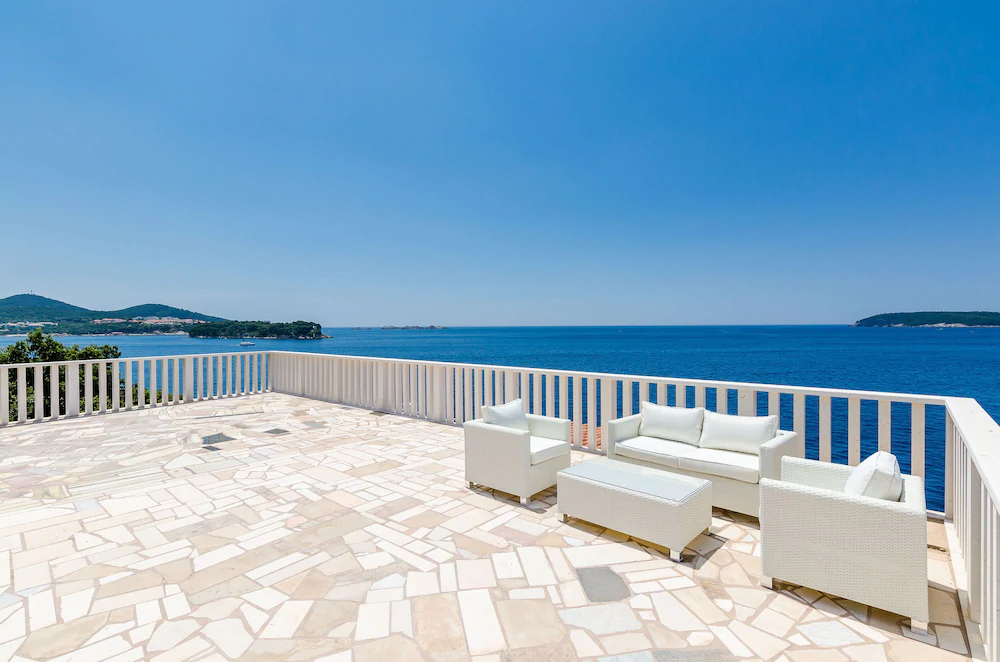 Sea & Stone Apartments