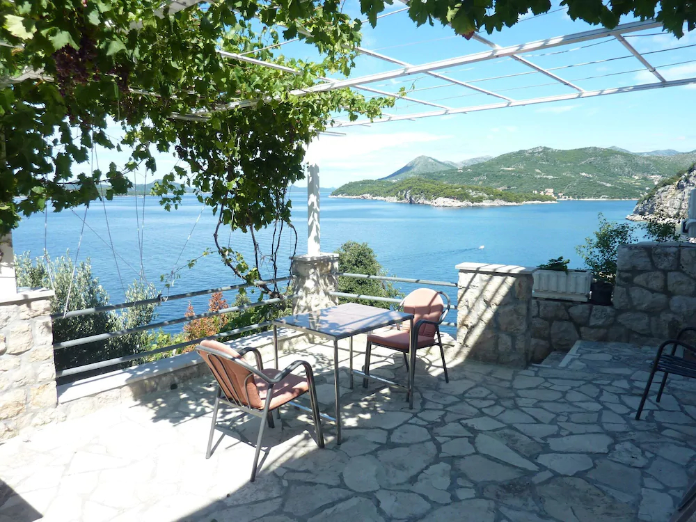 Sea & Stone Apartments