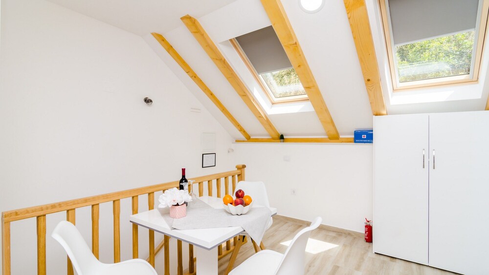 Shining Star Apartments