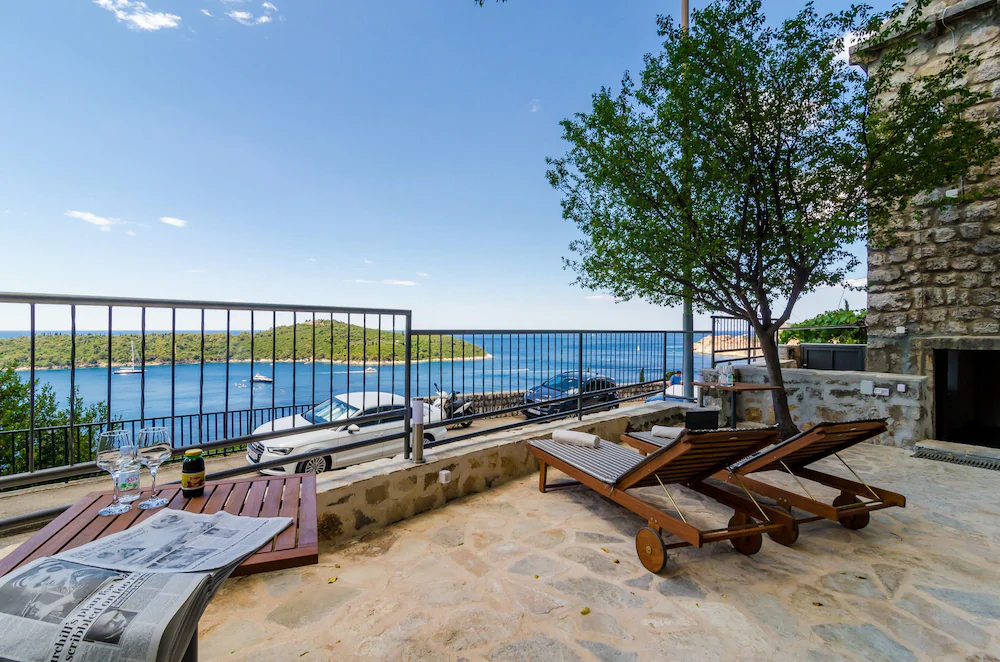 Shining Star Apartments