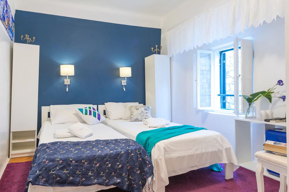 Star Rooms & Studios