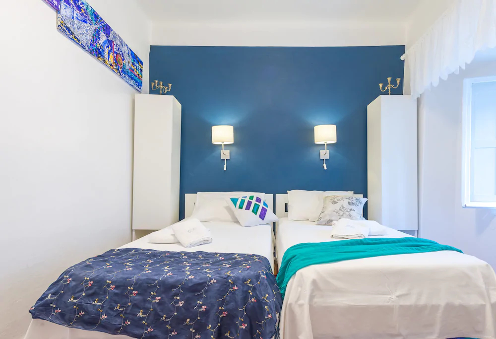 Star Rooms & Studios