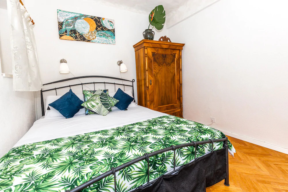 Star Rooms & Studios