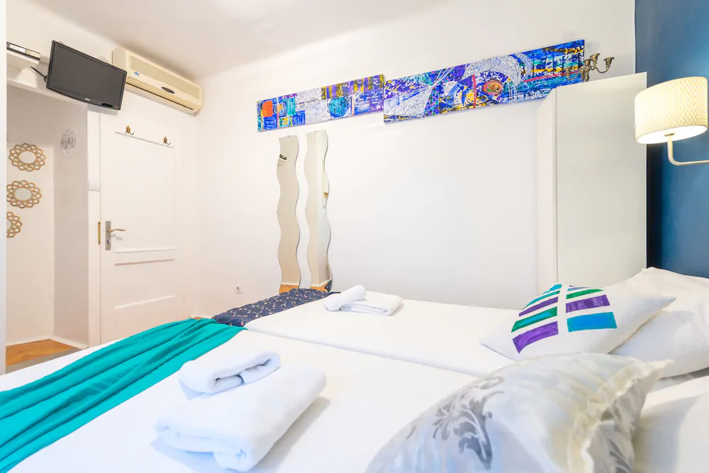 Star Rooms & Studios