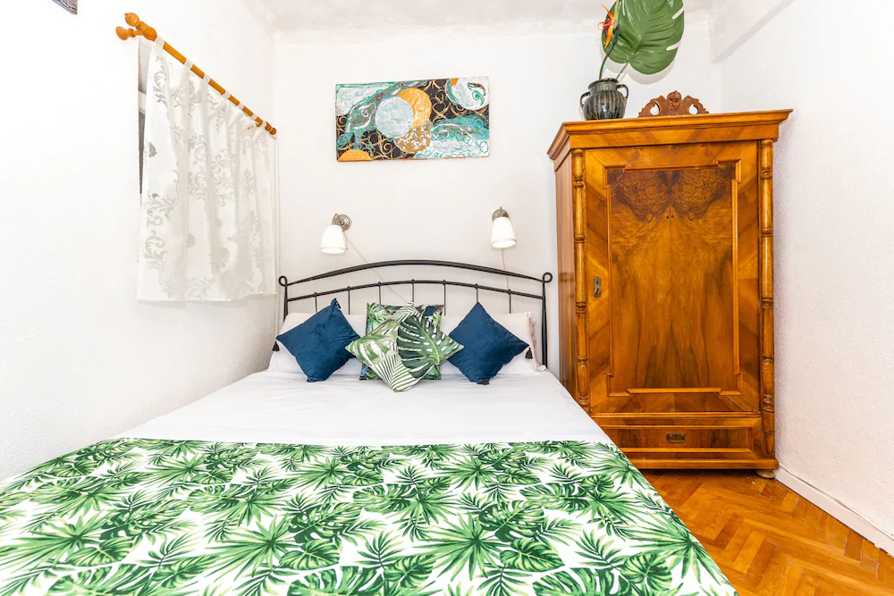 Star Rooms & Studios