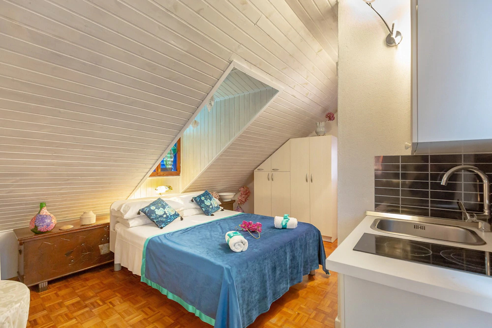 Star Rooms & Studios