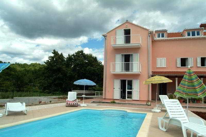 Villa Darrer