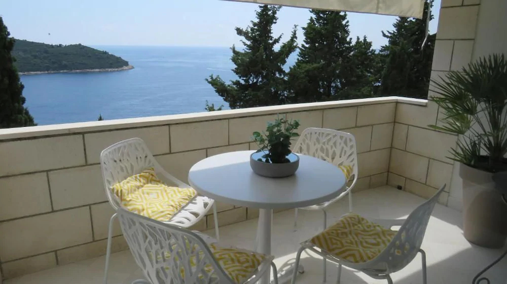 Villa King