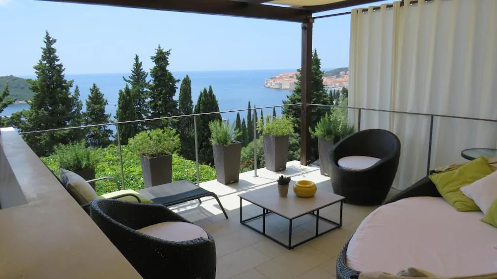 Villa King