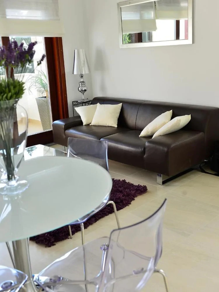 Villa King