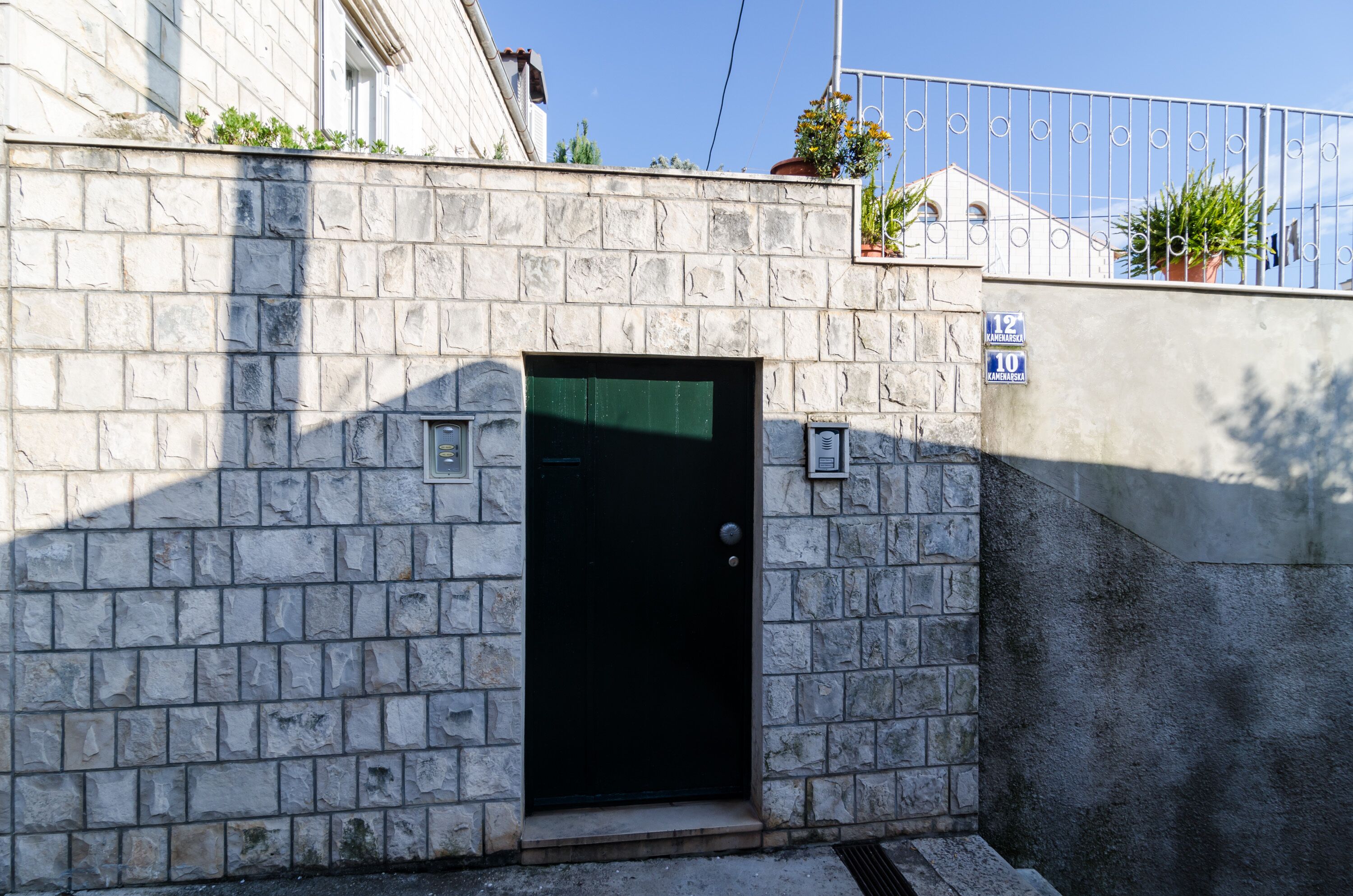 White Wave Guest House